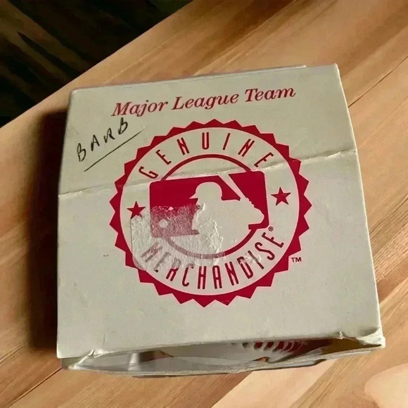 Pittsburgh Pirates Vintage 1990’s Spinneybeck baseball.  Box has damage - Picture 5 of 6